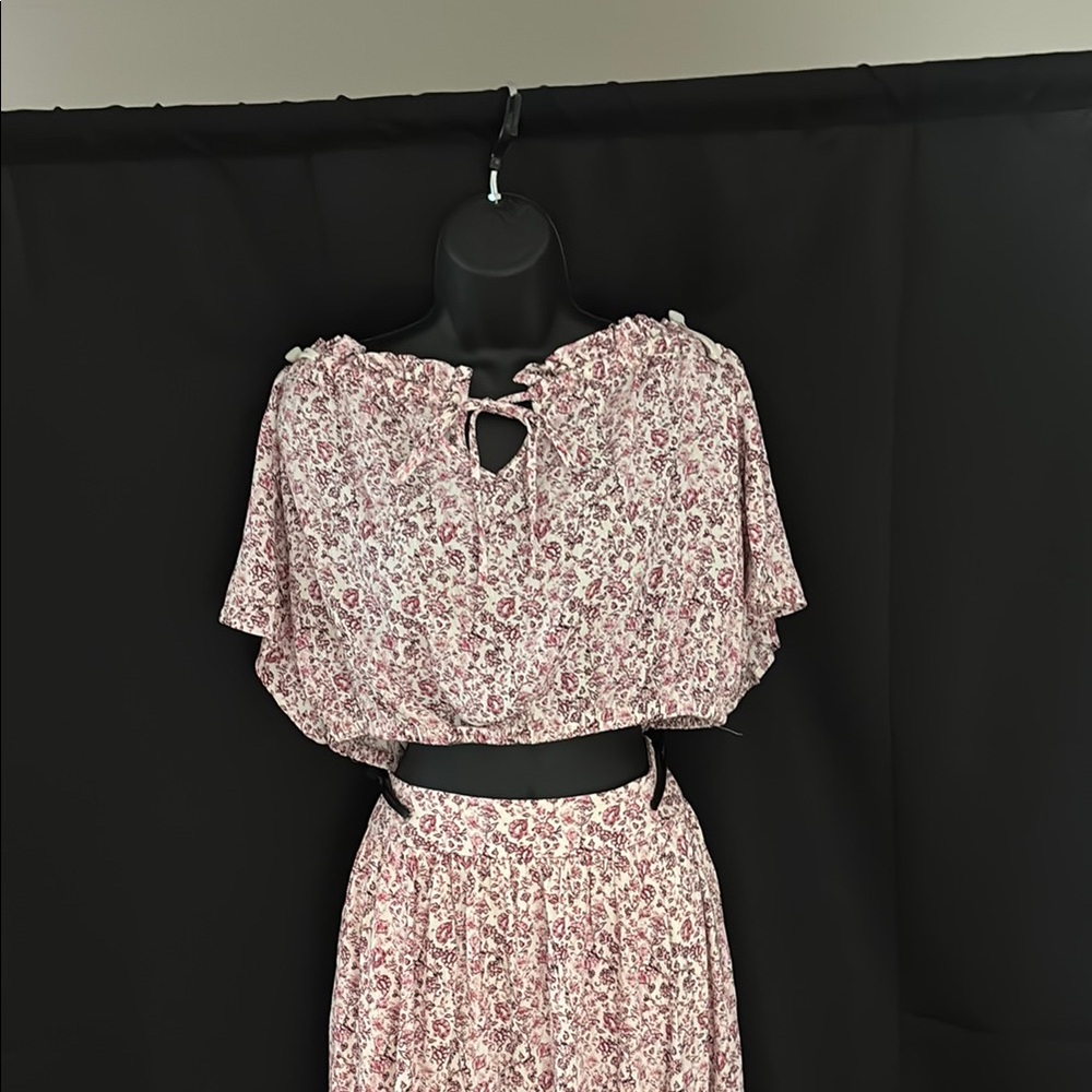 Torrid Pink and White 2 piece Skirt Set for all occasions - Picture 5 of 15